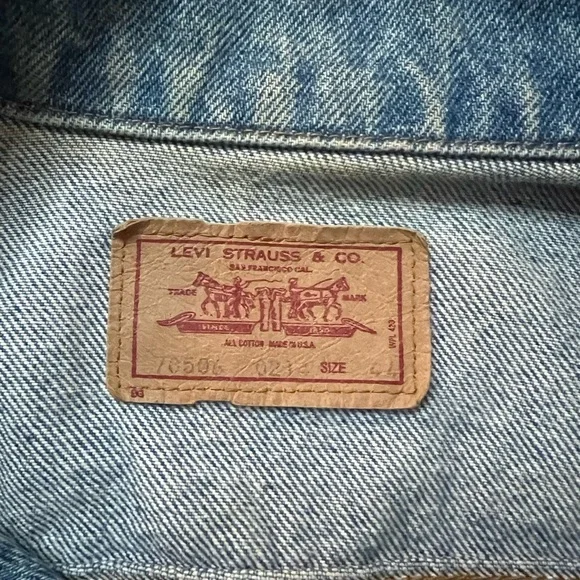 Super Vintage Hand Painted Levi Denim Vest - Picture 4 of 8